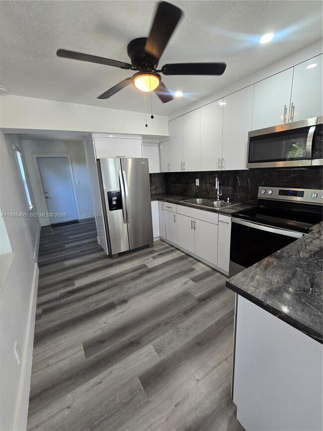 Building Photo - 6421 Allen St