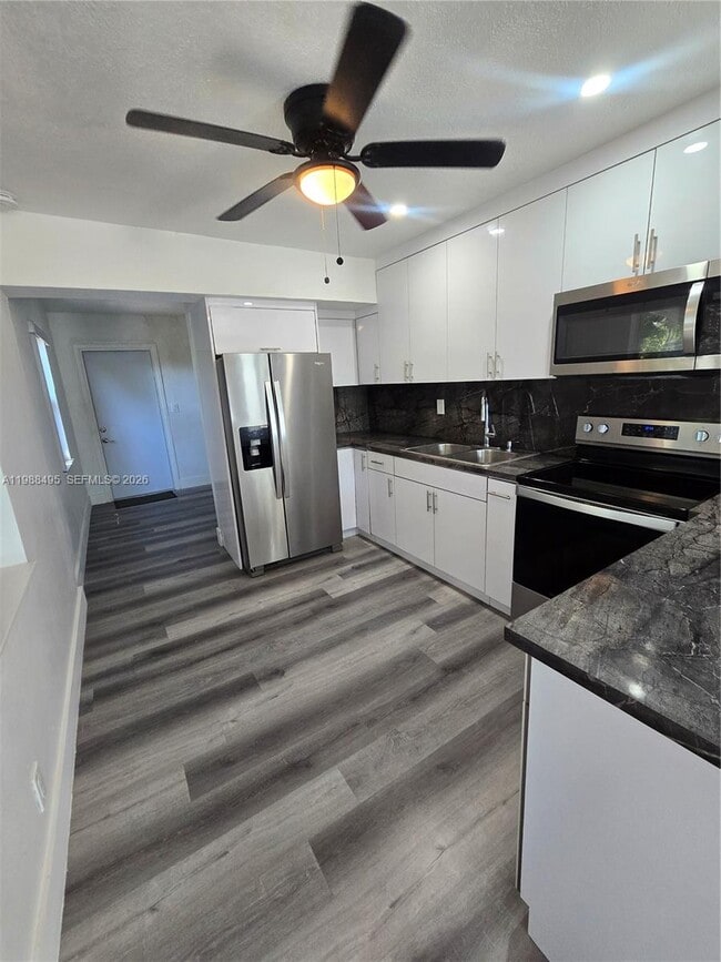 Foto del edificio - 6421 Allen St