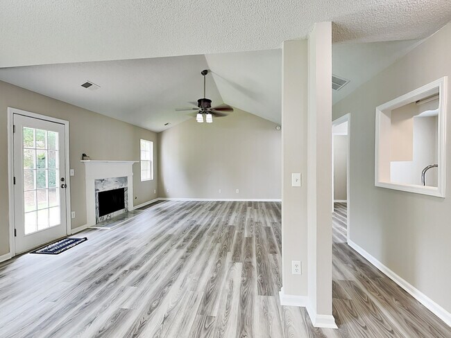 Building Photo - 220 Ashland Manor Dr