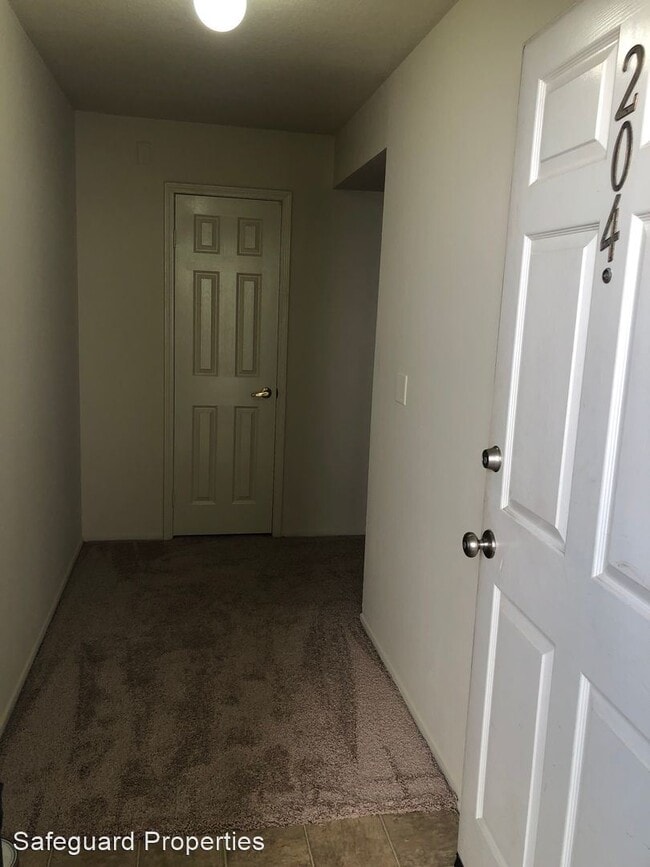 Building Photo - 3 br, 2 bath House - 1335 Newport Ave. #204