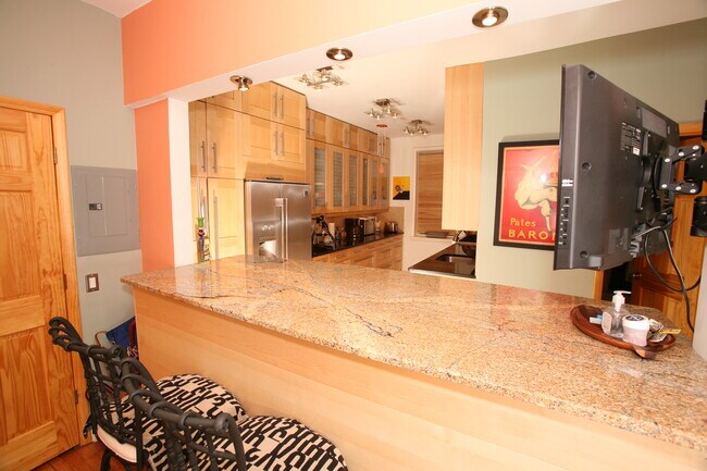 Foto del edificio - 755 Anderson Ave