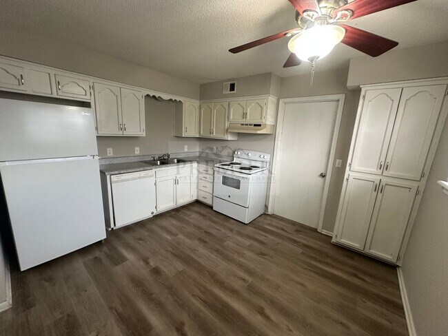 Foto del edificio - 302 W Montgomery St