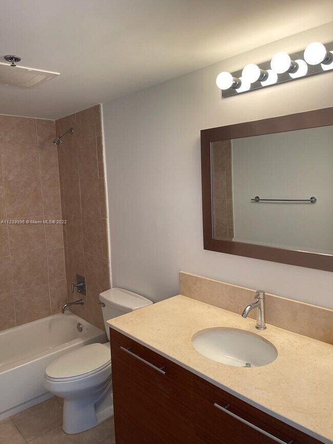 Foto del edificio - 2641 N Flamingo Rd