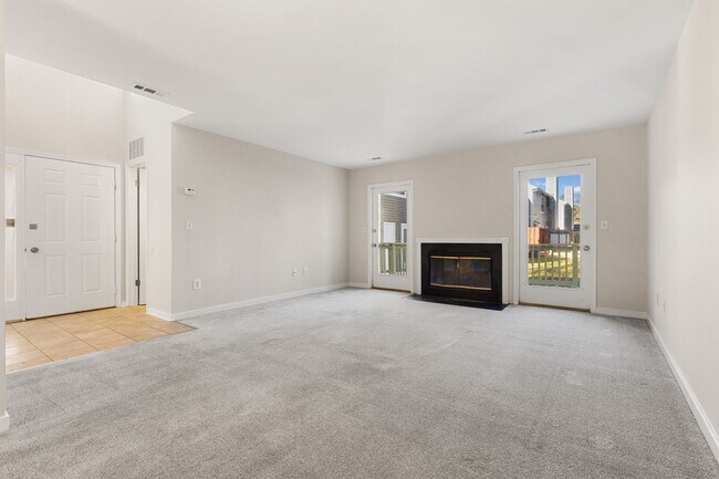 Foto del edificio - Coming Soon! End unit townhome in Annapolis!