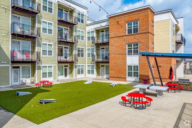 Courtyard - VP3 Apartments