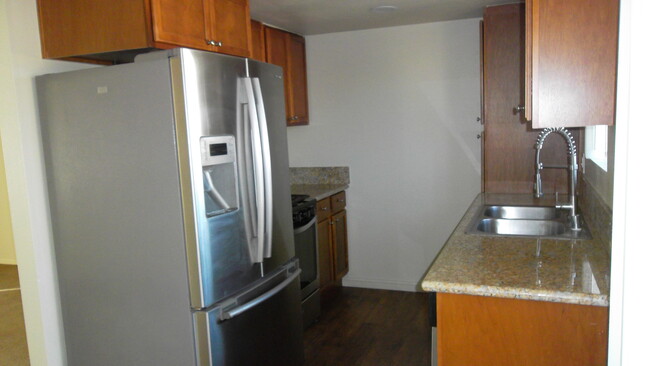 Kitchen - 16572 Regina Cir