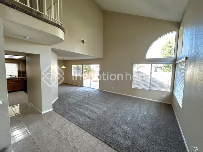 Building Photo - 13035 Reindeer Ct
