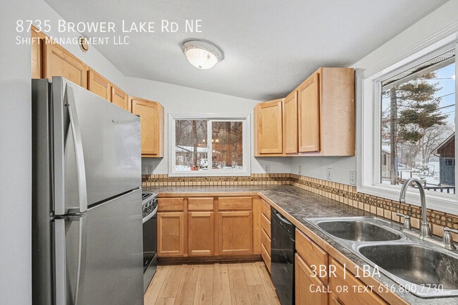 Building Photo - 8735 Brower Lake Rd NE