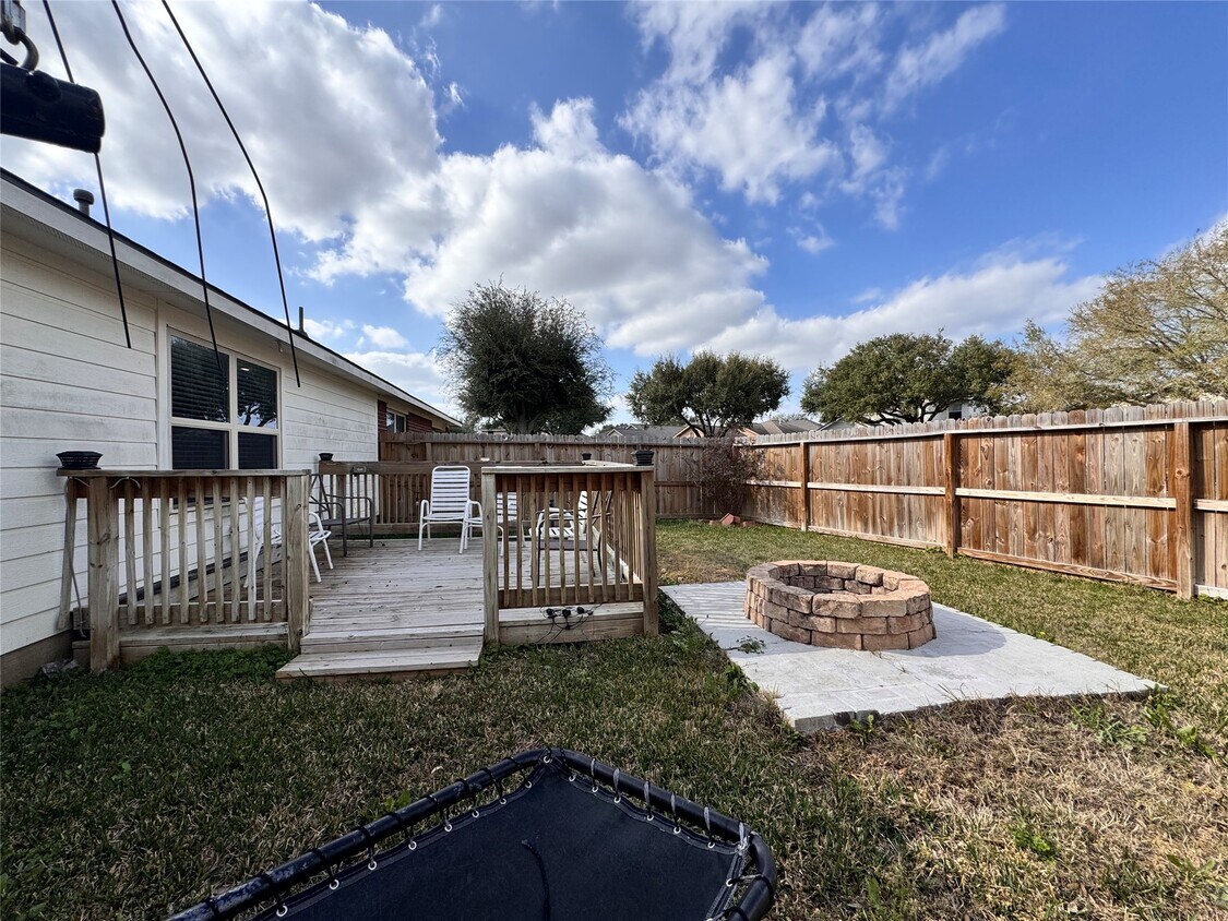 Foto del edificio - 19115 Saddleville Mills Ln