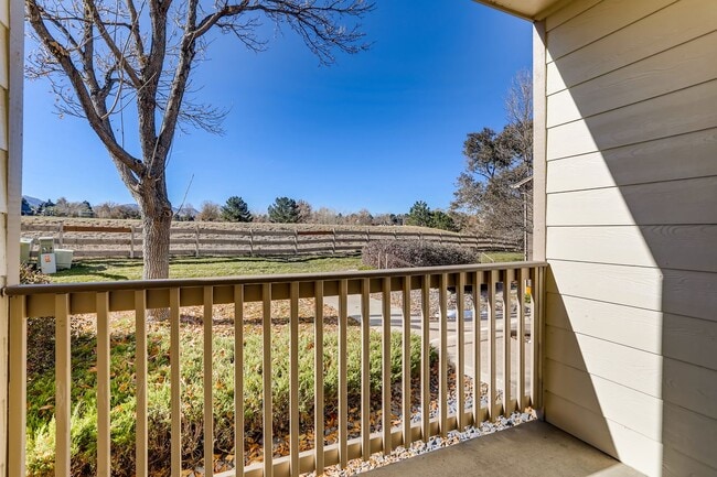 SW Littleton 3BR / 2BA Ground-Level Condo with Park Views! - SW Littleton 3BR / 2BA Ground-Level Condo with Park Views!