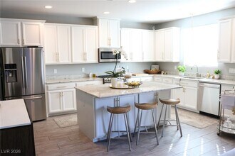 Building Photo - 12457 Loggeta Way