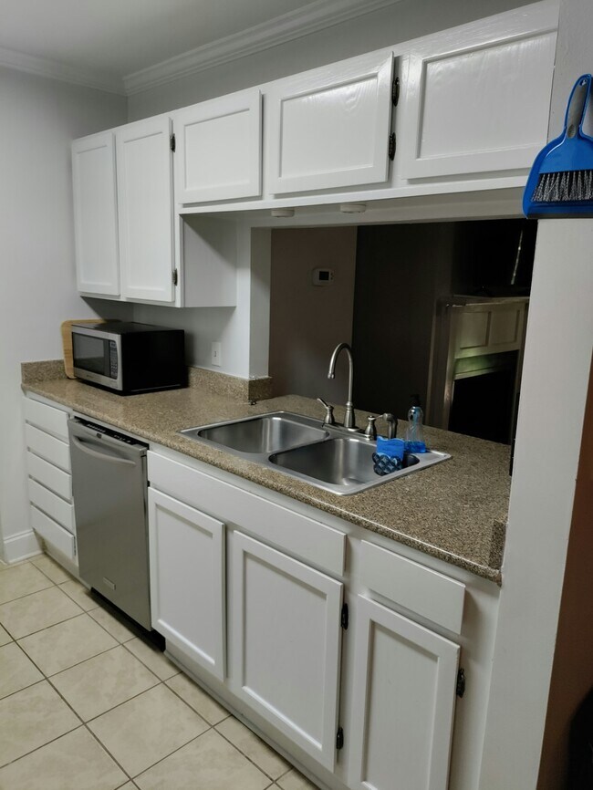 Building Photo - 229 Windsor Point Road, Unit 5H