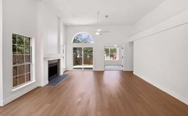 Building Photo - 1102 Cain Ct