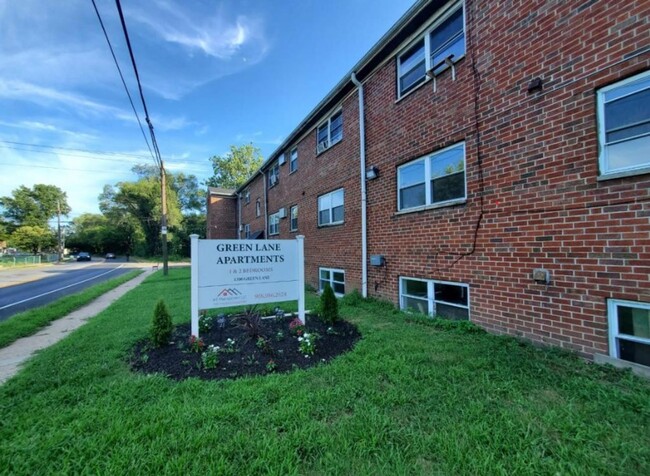 Building Photo - Green Park Apartments