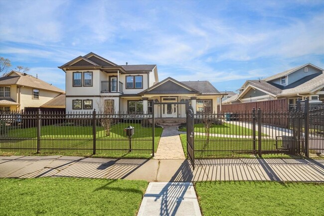 Foto del edificio - 4708 McKinney St