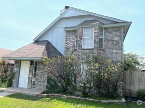 Building Photo - 2107 Parkview Dr