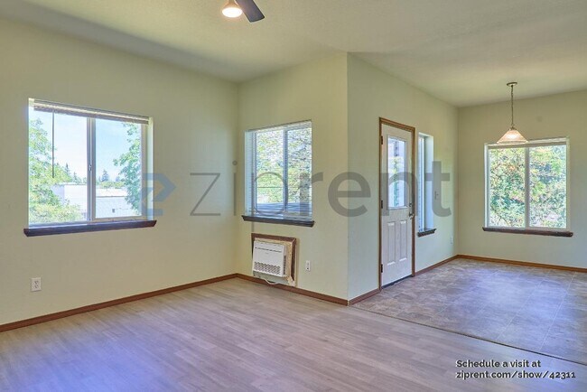 Foto del edificio - 12239 SE Bush St