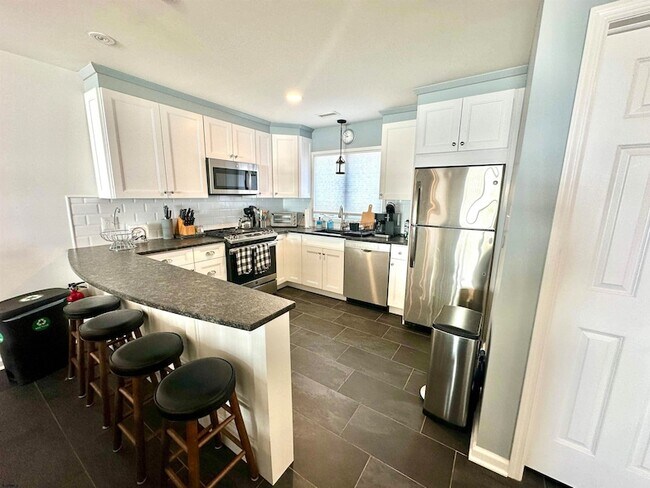 Building Photo - 612 E Brigantine Ave