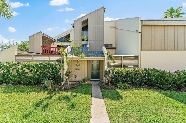 Photo - 1605 S US Hwy 1 House