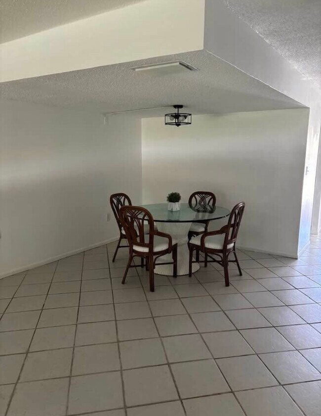 Foto del edificio - 3351 Ramblewood Ct