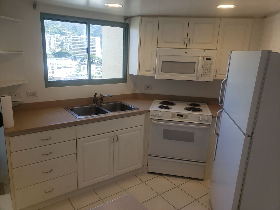 Must see One Kalakaua Unit - Must see One Kalakaua Unit