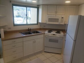 Building Photo - 1314 Kalakaua Ave