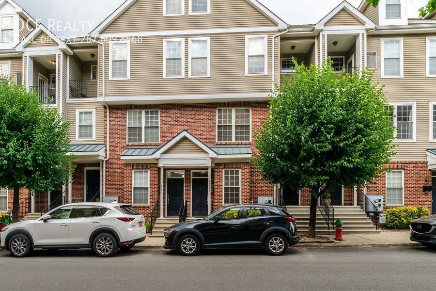 Foto principal - 3147 W Thompson St