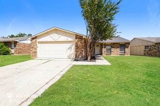Building Photo - 4121 Shagbark St