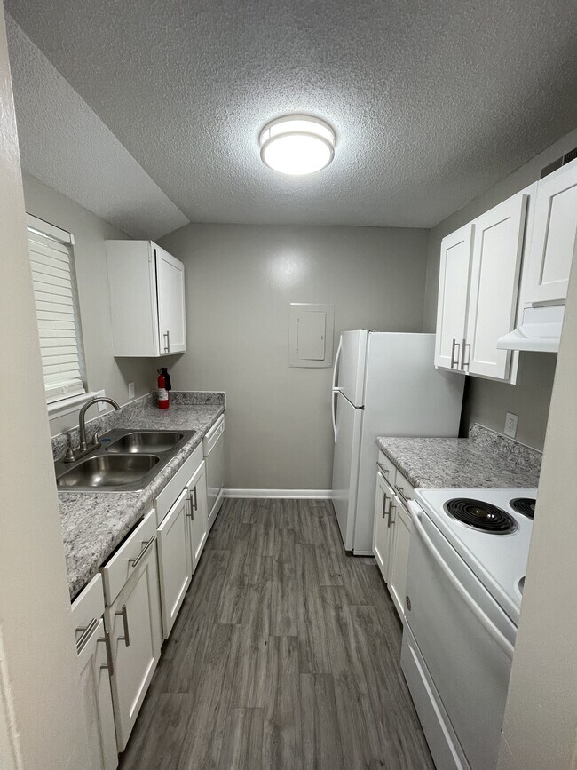 Pine Ridge Apartments Apartments at 404B Lynn Ct Cary, NC