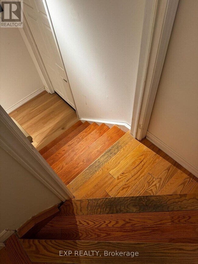 Photo du bâtiment - 16 Wellspring Ave