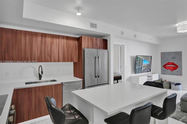 Foto del edificio - 488 NE 18th St