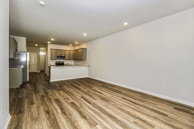 Building Photo - 333B Parkington Ln