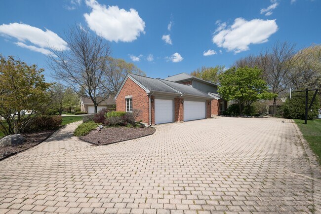 Building Photo - 1310 Steeplechase