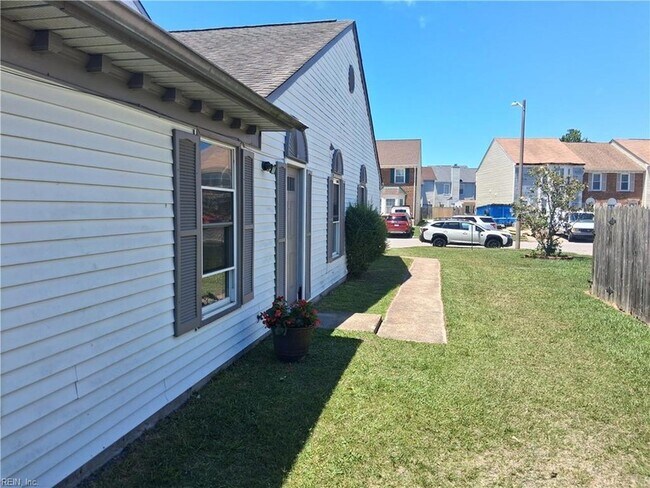 Foto del edificio - 4863 Woods Edge Rd