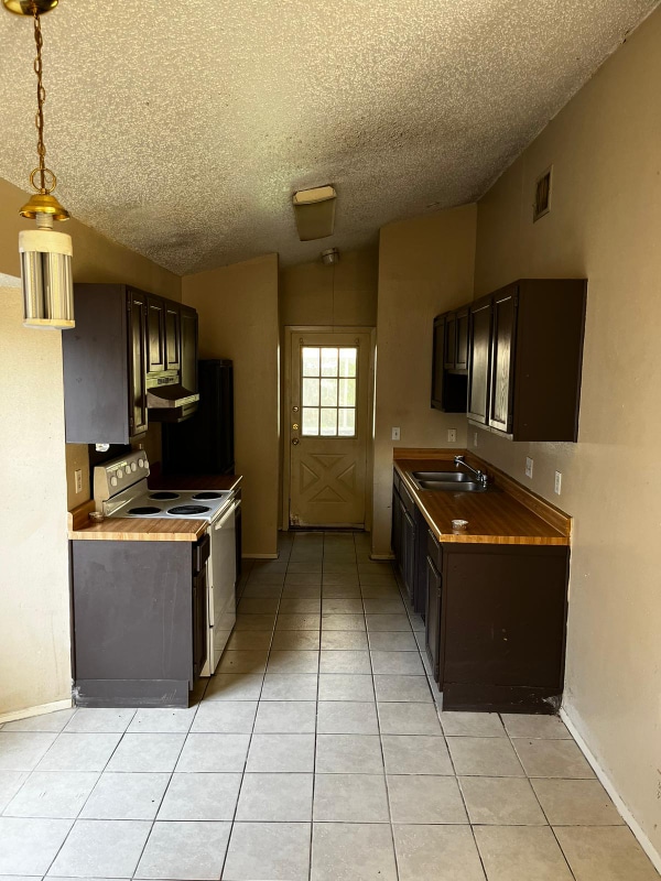 Foto del edificio - 4011 Colonial Sun Dr