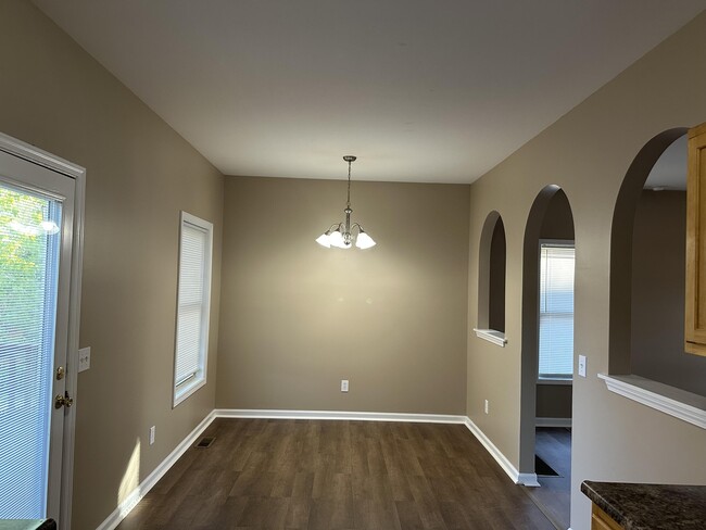 Foto del edificio - 3933 Pine Ridge Way