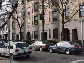 Building Photo - 102 Willow St