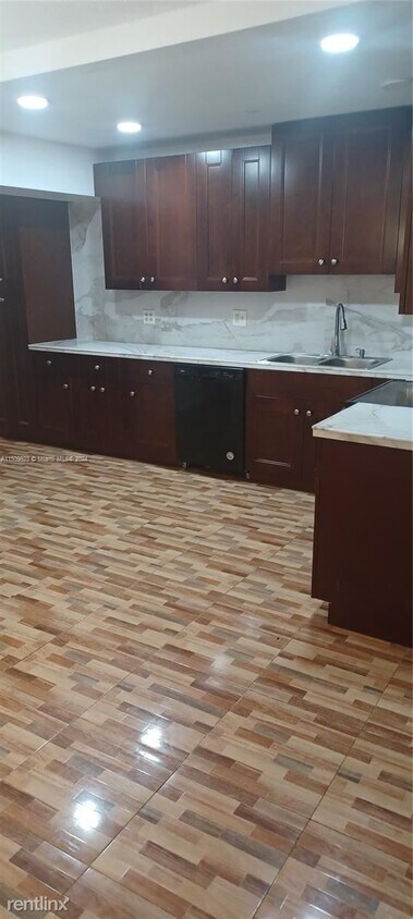 Foto principal - 3 br, 2 bath House - 539 S Rainbow Dr # 539