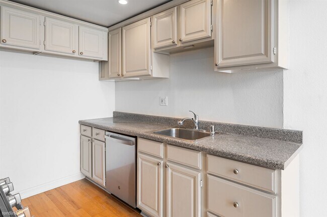 Foto del edificio - 2 br, 2 bath Condo - 565 Esplanade 410