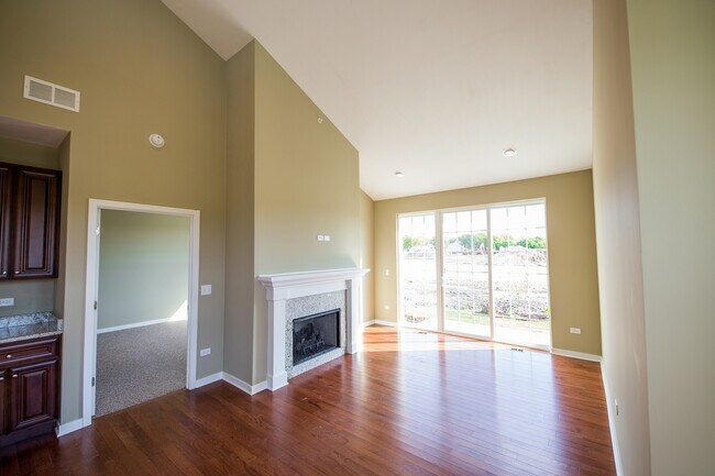 Building Photo - 717 Verandah Dr
