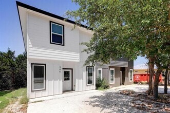 Building Photo - 346 Shady Bluff Dr