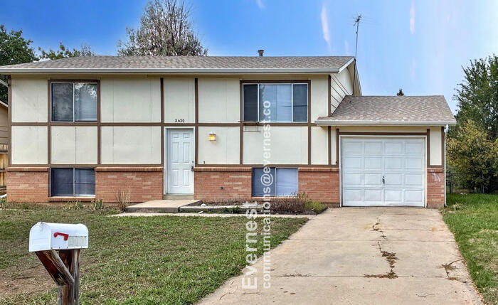 Foto principal - 2430 W Stuart St
