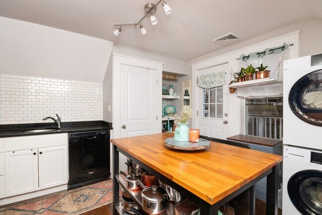 Foto del edificio - 83 Orange St