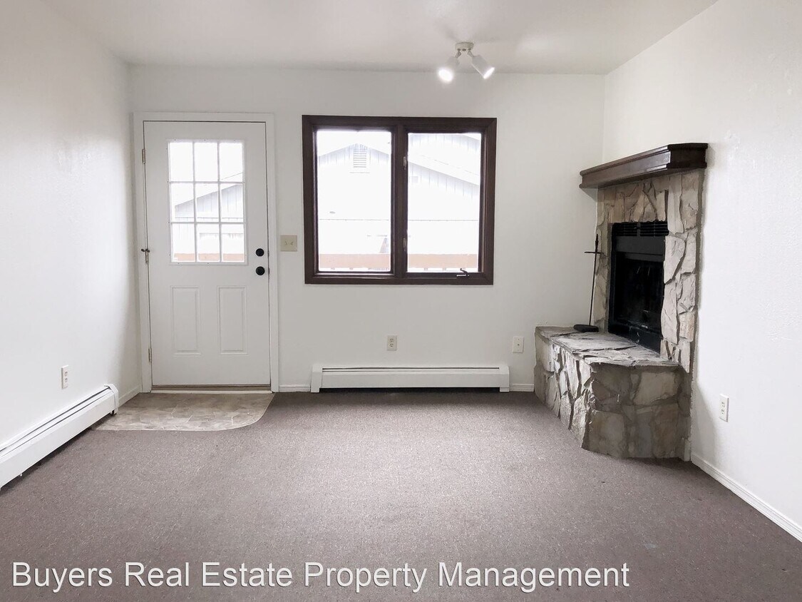 Primary Photo - 1300 Balfour Dr