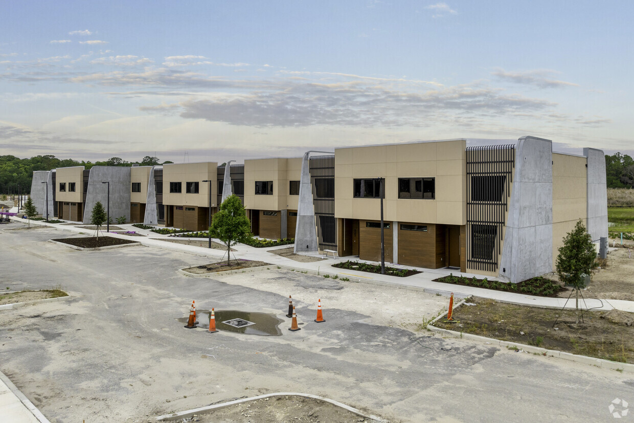 5500 W Irlo Bronson Memorial Hwy Kissimmee, FL 34746 - Magic Village Condominiums