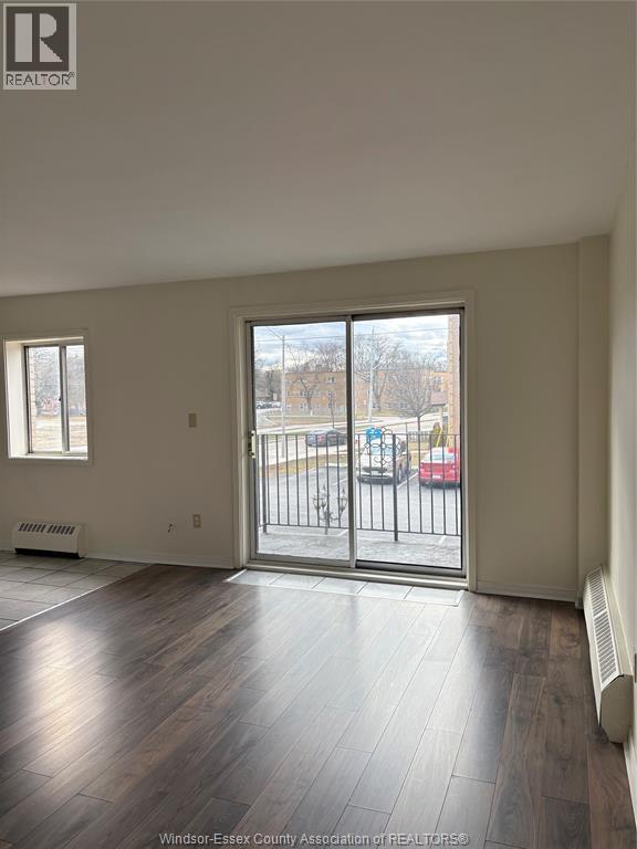 Photo du bâtiment - 6490 Wyandotte St E