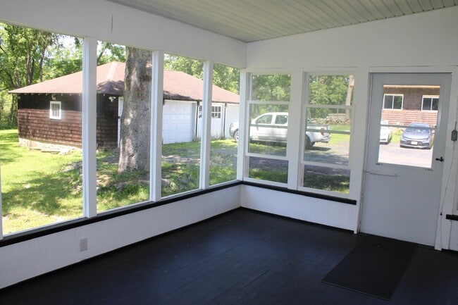 Building Photo - 213 Old Bates Gates Rd
