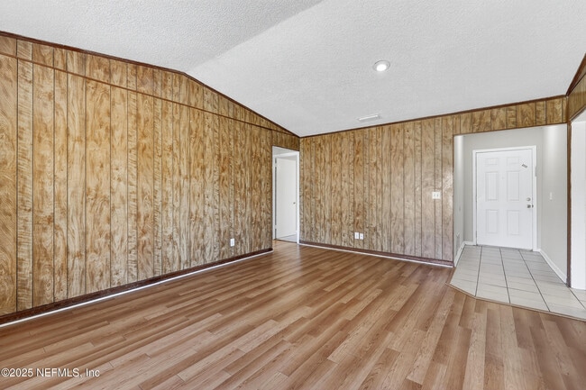 Building Photo - 551 William Penn St