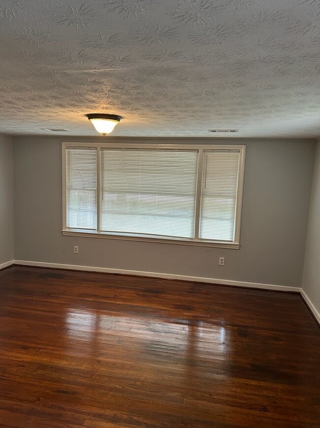 Building Photo - Home for rent