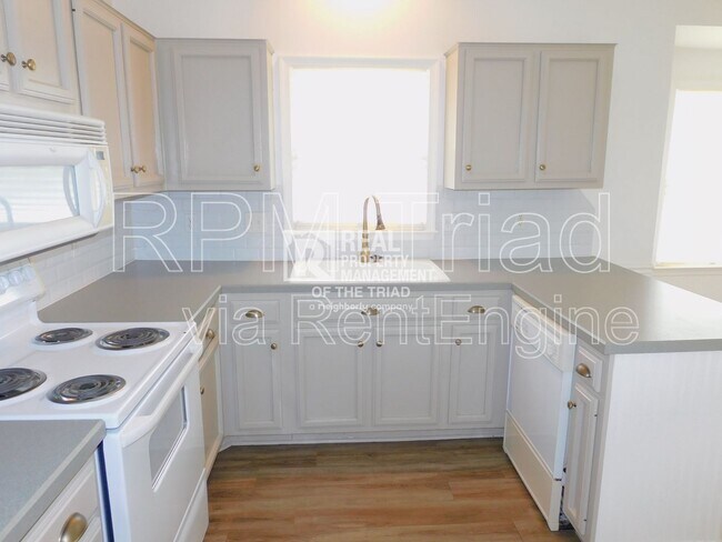 Building Photo - 3407 Park Hill Dr